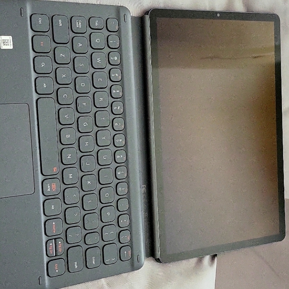 Unlocked  Samsung Tablet S6 with keyboard and  carrying case